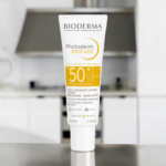 ضد آفتاب ضد لک بی رنگ فتودرم بایودرما (Bioderma Photoderm SPF 50) - Image 4